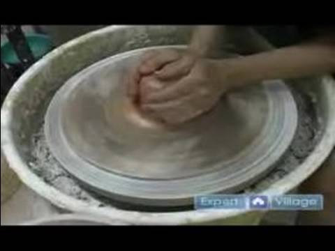 Çanak Çömlek Yapma Teknikleri: Nasıl Kil Potter's Tekerlek Üzerinde Merkezi