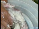 Nasıl Bir Porselen Çaydanlık Yapmak: Nasıl Kil Potter's Tekerlek Üzerinde Açmak İçin Resim 3