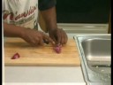 Creole Karides Yengeç Salatası Tarifi : Karides Creole İçin Kesme Soğan Yengeç Salatası Resim 4