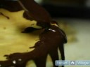 Pişirmeyi Ve Süslemek Bir Cheesecake : Çikolata Sosu İle Cheesecake  Resim 4