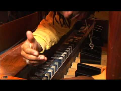 Nasıl Hammond B3 Organ Oynamak İçin : Hammond B3 Organ Dersi: Bas Pedallar Resim 1