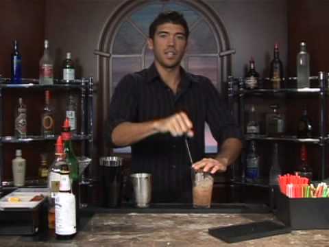 Viski Karışık İçecekler: Bölüm 2: Nasıl Rob Roy Karışık İçki Yapmak